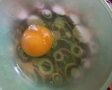 Foto langkah ke 1 dari resep Telur Ceplok Kuah Manis.