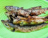 Foto langkah ke 1 dari resep Ikan salem masak saus tomat.