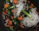 Foto del paso 4 de la receta Glass noodle con pasta de Tom Yum
