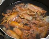 A picture of step 1 of Shrimp Stock Miso Soup.