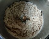 A picture of step 2 of Coriander Pesto Sauce.