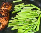 Gambar langkah 3 resipi Spaghetti Creamy Lemon Butter Salmon.