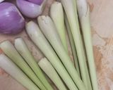 Hình bước làm 1 của món Thịt heo kho sả, hành, mè