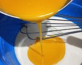 Foto langkah ke 3 dari resep 61. Yellow Shinny Brownies.