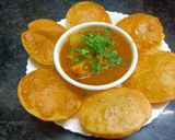 पुरी भाजी (Puri bhaji recipe in marathi) रेसिपी स्टेप 11 फोटो