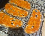 Foto del paso 2 de la receta: Tostas de jamón York, tomate y queso