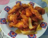 Foto langkah ke 4 dari resep Ayam goreng Sajiku tumis bawang Bombay.