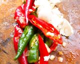 รูปขั้นตอนการทำที่ 3 ของ ข้าวผัดกะเพราหอยแมงภู่