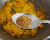 A picture of step 6 of Cabbage matar curry.