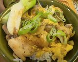 รูปขั้นตอนการทำที่ 9 ของ Oyakodon โอยาโกะด้ง ข้าวหน้าไก่และไข่