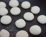 Foto langkah ke 2 dari resep Tamago Boro / Egg Biscuits.