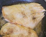 Foto del paso 3 de la receta: Reineta en mantequilla con alcaparras