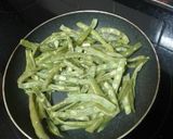 Foto del paso 2 de la receta: Medallones de salmón a la plancha con judías verdes y arroz blanco
