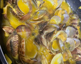Foto del paso 5 de la receta: Almejas a la "mimanera"