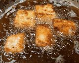 Foto del paso 4 de la receta: Patatas fritas encebolladas y croquetas