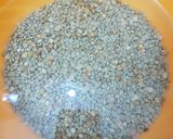A picture of step 1 of Daal sabat masoor.