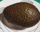 Foto del paso 1 de la receta: Desayuno con aguacate, queso de oveja y frutos secos