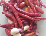 Foto langkah ke 1 dari resep Sambal Tomat Belimbing Wuluh.