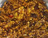 Foto langkah ke 3 dari resep Orek Tempe Kering Bumbu Iris (Sederhana).