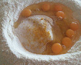 Foto del paso 2 de la receta: Medialunas de manteca