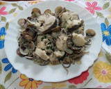 Foto del paso 9 de la receta: Pescada con almejas y gulas