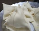 A picture of step 5 of Bazaari aloo samosa.