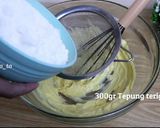 Foto langkah ke 2 dari resep 51. KUE KERING 3 BAHAN.
