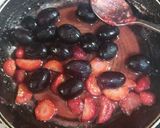 A picture of step 1 of Black currant and strawberry sauce.