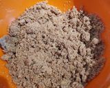 A picture of step 2 of Apple Walnut Crumble Muffins.