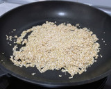 Foto del paso 1 de la receta: Quinoa con verduras, piñones y salsa de soja