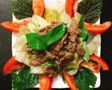 Hình bước làm 6 của món Salad xà lách trộn thịt bò