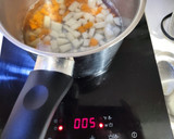 Foto del paso 2 de la receta: Macarrón con chorizo ahumado, papa y zanahoria