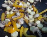 A picture of step 3 of Mushroom n babycorn Thai rice.