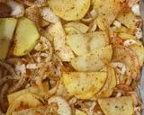 Foto del paso 1 de la receta: Lecha (Pez Limón) al horno con cama de patatas y cebollas al pimentón y hierbas Provenzales