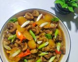 Foto langkah ke 3 dari resep Tumis Kentang & Jeroan Kambing.