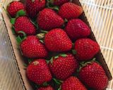 Foto langkah ke 1 dari resep Korean Strawberry Milk.