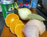 Foto del paso 1 de la receta: Pollo con salsa de naranja y ciruelas