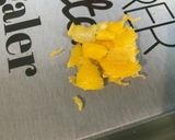 Une image de l'étape 2 de Gâteau aux groseilles noires, citron et crème.