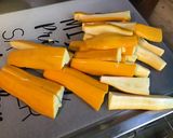 Une image de l'étape 2 de Courgettes jaunes marinées grillées aux graines de nigelle (recette plancha).