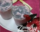 A picture of step 2 of Strawberry Smoothie with Chia Seeds.