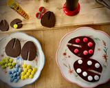 Foto del paso 3 de la receta: Huevos de Pascua decorados con Lacasitos