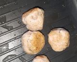 A picture of step 1 of Italian chicken pasta.