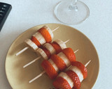 Foto del paso 2 de la receta: Brochetas de Fresa y Plátano - GinTonic de Fresa