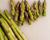 Foto del passaggio 2 della ricetta Spaghetti con asparagi e crema di datterini gialli