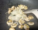 Foto langkah ke 2 dari resep Spaghetti Alfredo.