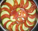 Foto del paso 2 de la receta: Gratín de zucchinis y tomates a la provenzal