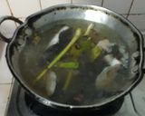 Foto langkah ke 3 dari resep Sup ikan patin kuah kuning (W#45).