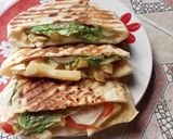صورة لخطوة 2 من وصفة سندویتش 🍔 صیفي ولاأروع 👌