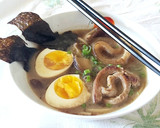 Foto del paso 4 de la receta: 🍜 Ramen, con shiitake y panceta