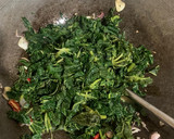 Foto langkah ke 4 dari resep Tumis Daun Pepaya.